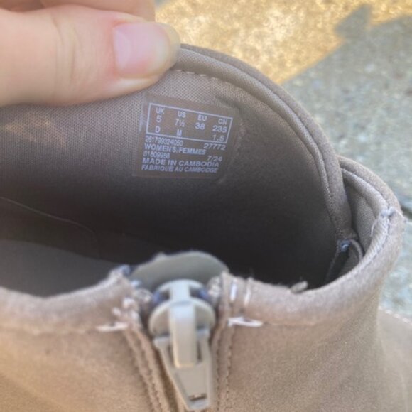 Easy Spirit Boots - Picture 4 of 4